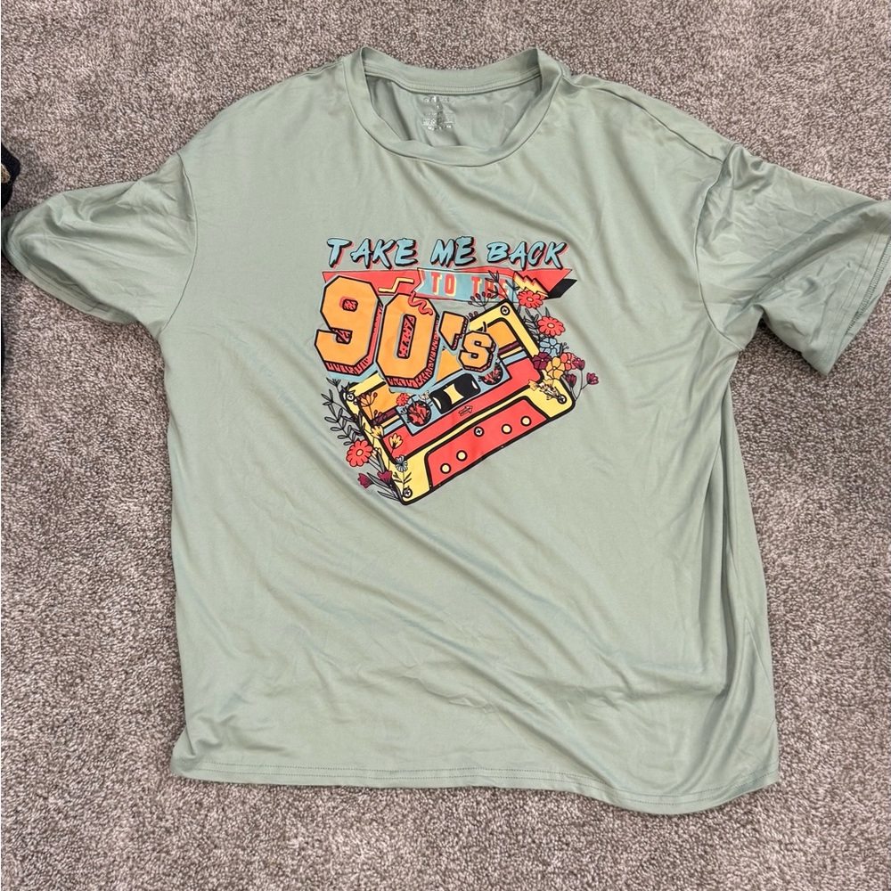 90s Graphic T-Shirt in Light Green
